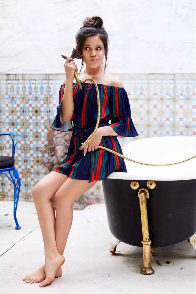 Jenna Ortega sexy feet