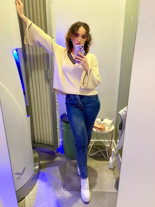 🤓 Looking for someone who's both smart and funny – the kind that can make me think and laugh at the same time!