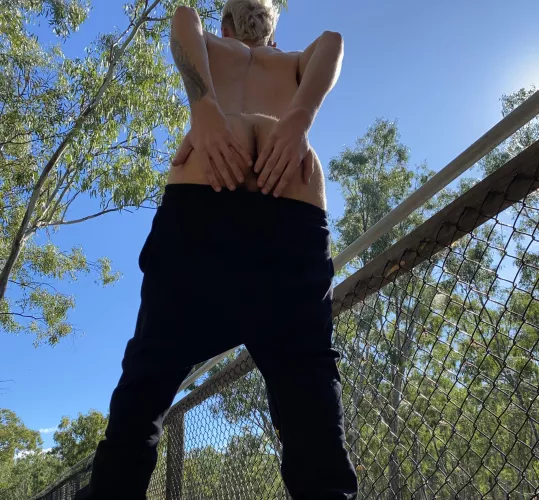 Need a massive cock to spread my cheeks and penetrate my tight hole!!!