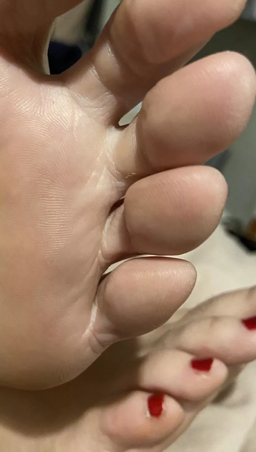 Rate my toes 💋