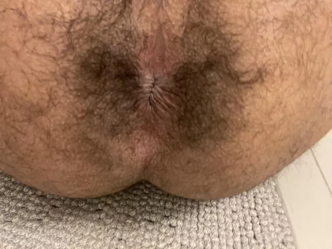 Straight 22 - Tight hairy Virgin pussy. Want a long term dom to own me and stretch my hole