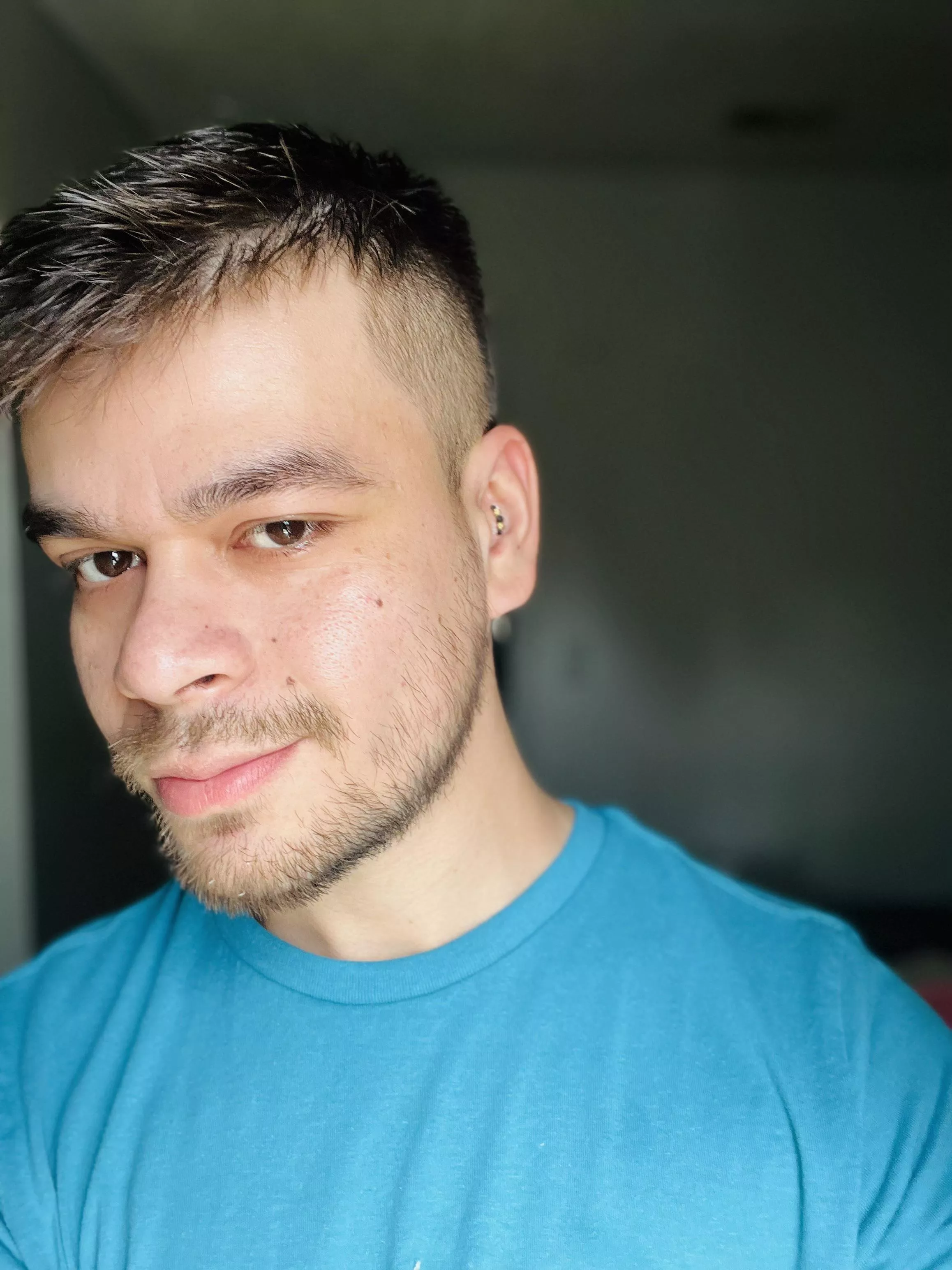 Who thinks brown eyes are cute? 😌