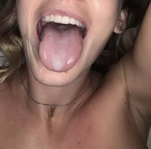 Would you cum in my mouth? 😍😇