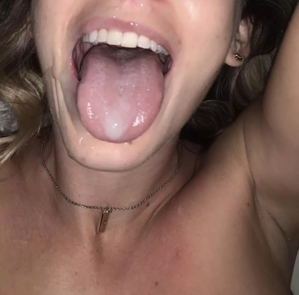 Would you cum in my mouth? 😍😇