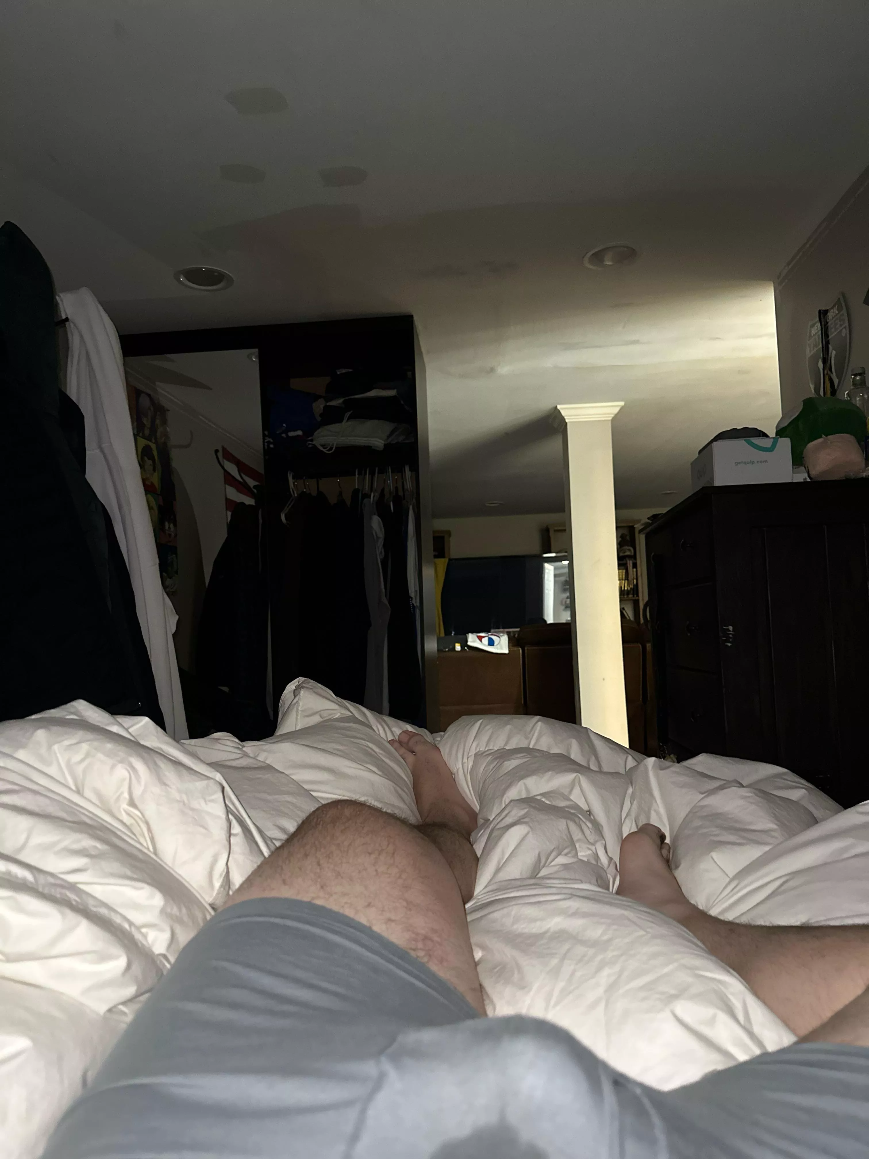 24m so horny. dm me:)