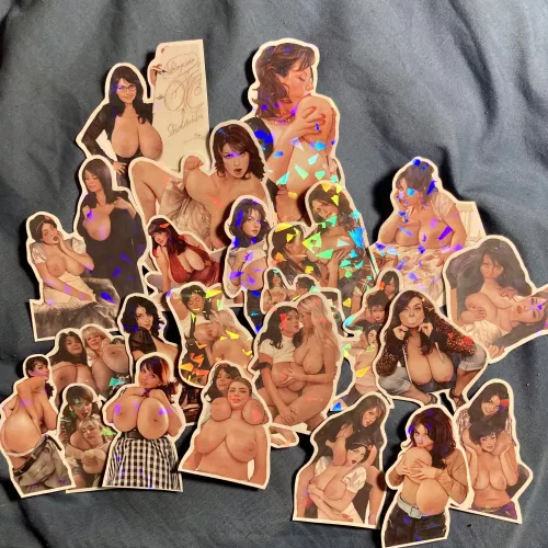 A huge thank you to everyone who supported the shop! (Holographic sets in comments)