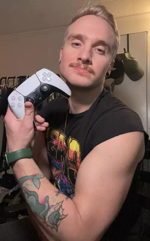 Anyone play Fornite?