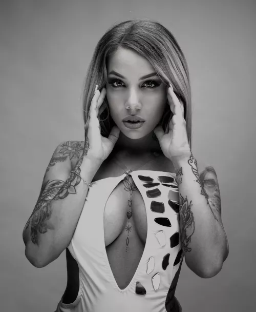 Black and White 🖤🤍