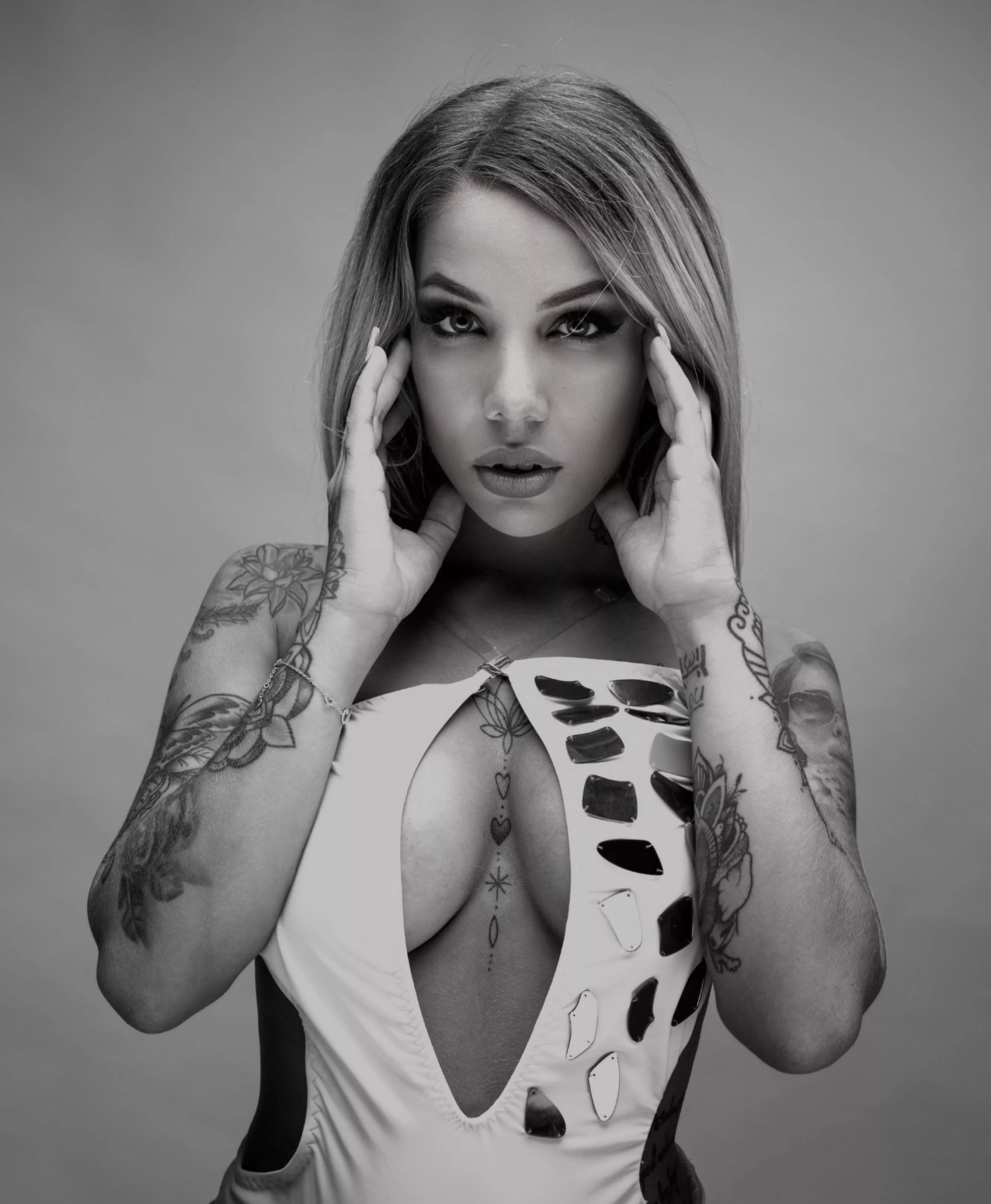 Black and White 🖤🤍