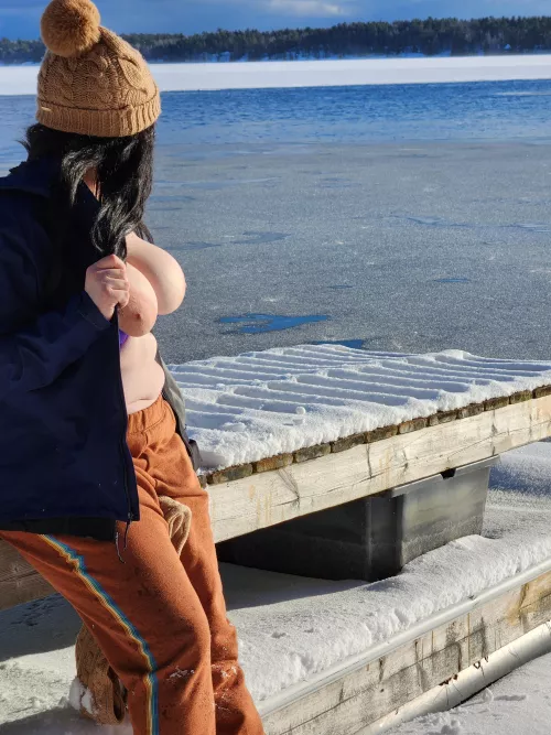 Chilly public naturals 🥶 [Image]