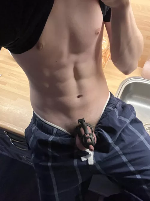 Day 5/7 - Finally found a good dom to serve and help me through my locking up journey :)