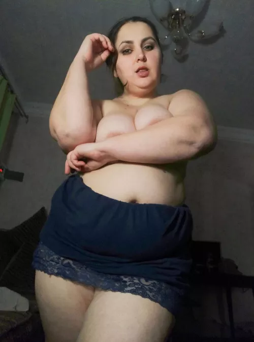 Do you like thick girls with big tits?