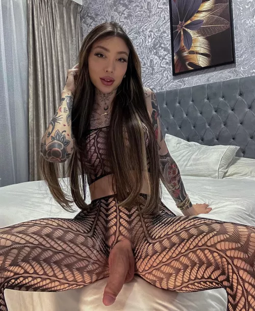 Forever your big dick queen.