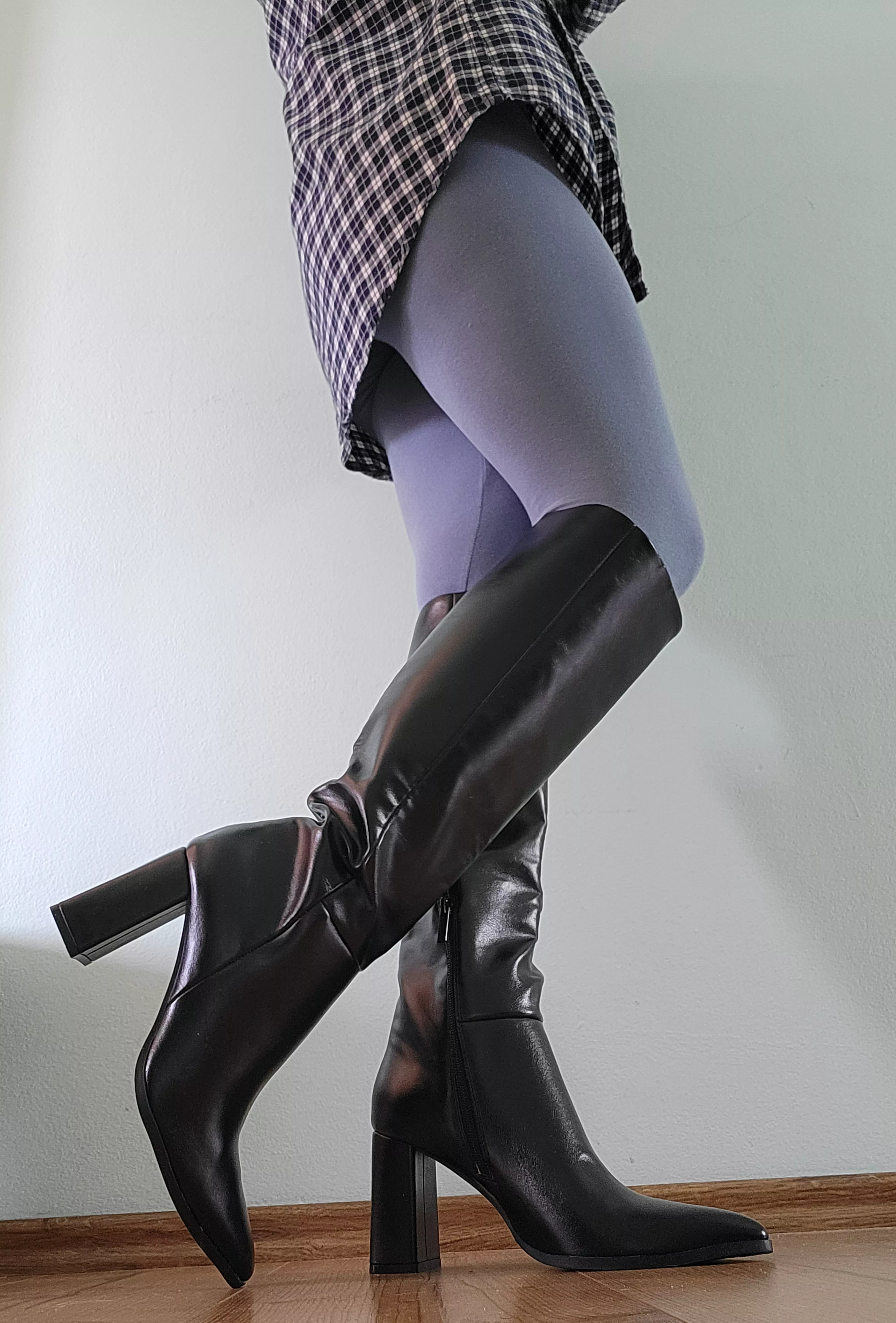 Getting ready for the office (OC)