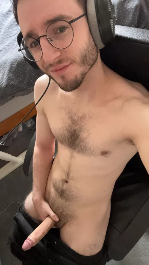 How I sit browsing Reddit