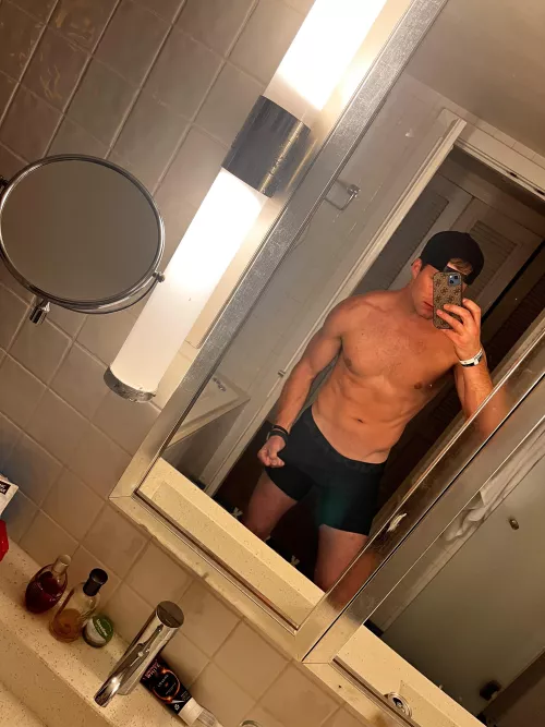 I swear I’m not flexing 👀 (M) 27