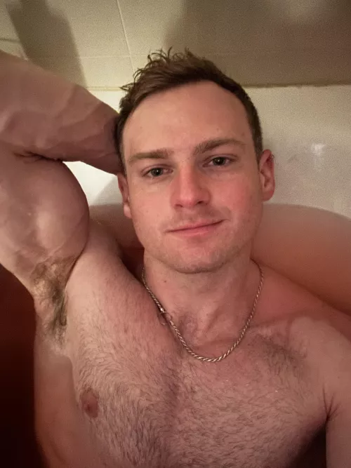 Join me for a bath? 🌹