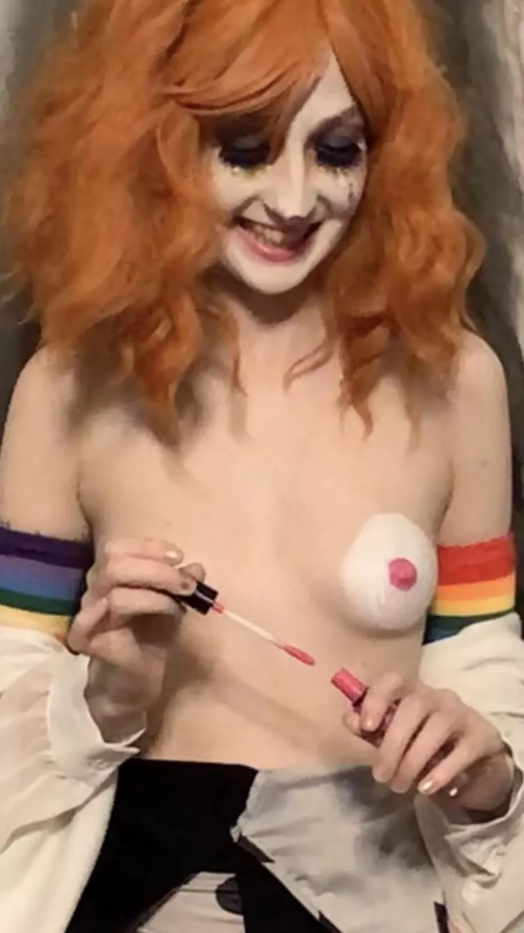 Just a Clowngirl working on her self portrait!