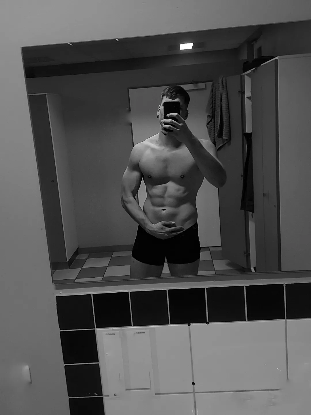 Just a quick post workout shot (m)