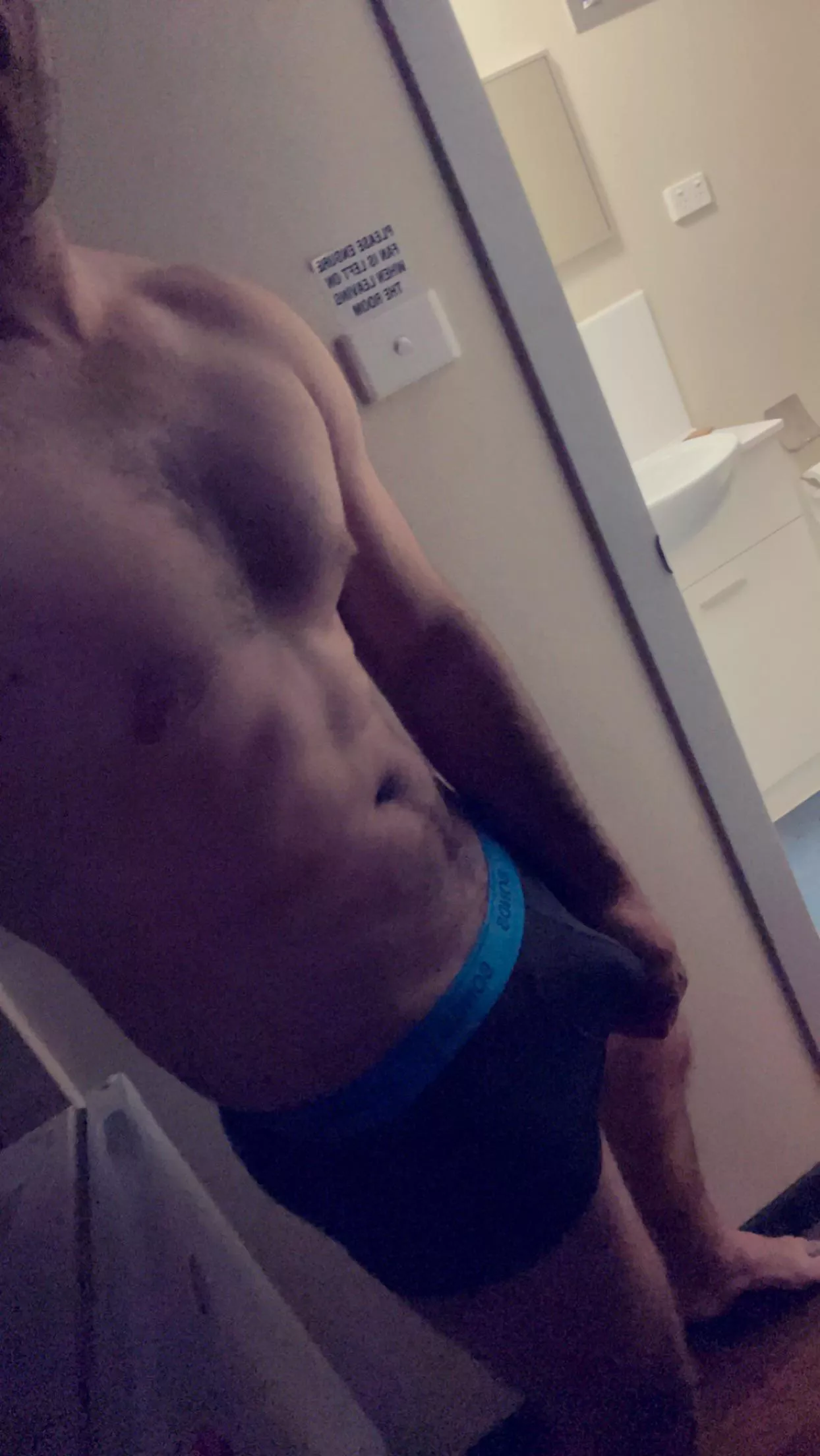 [M]. Dad bod is loading 😴