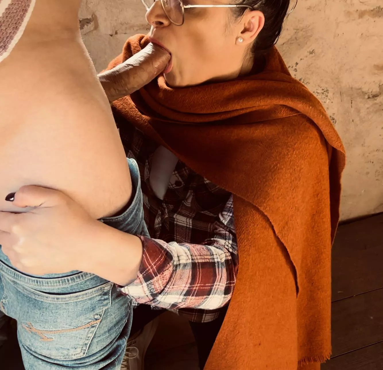 Nothing hotter then a lady on her knees enjoying a cock