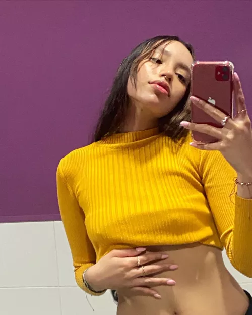 Opps! someone is peeking🙈