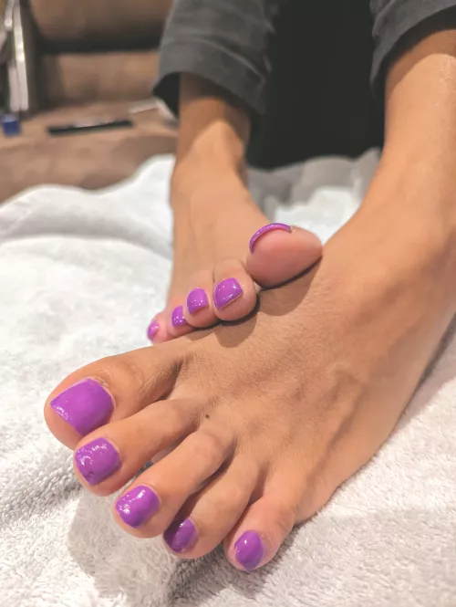 Purple toes