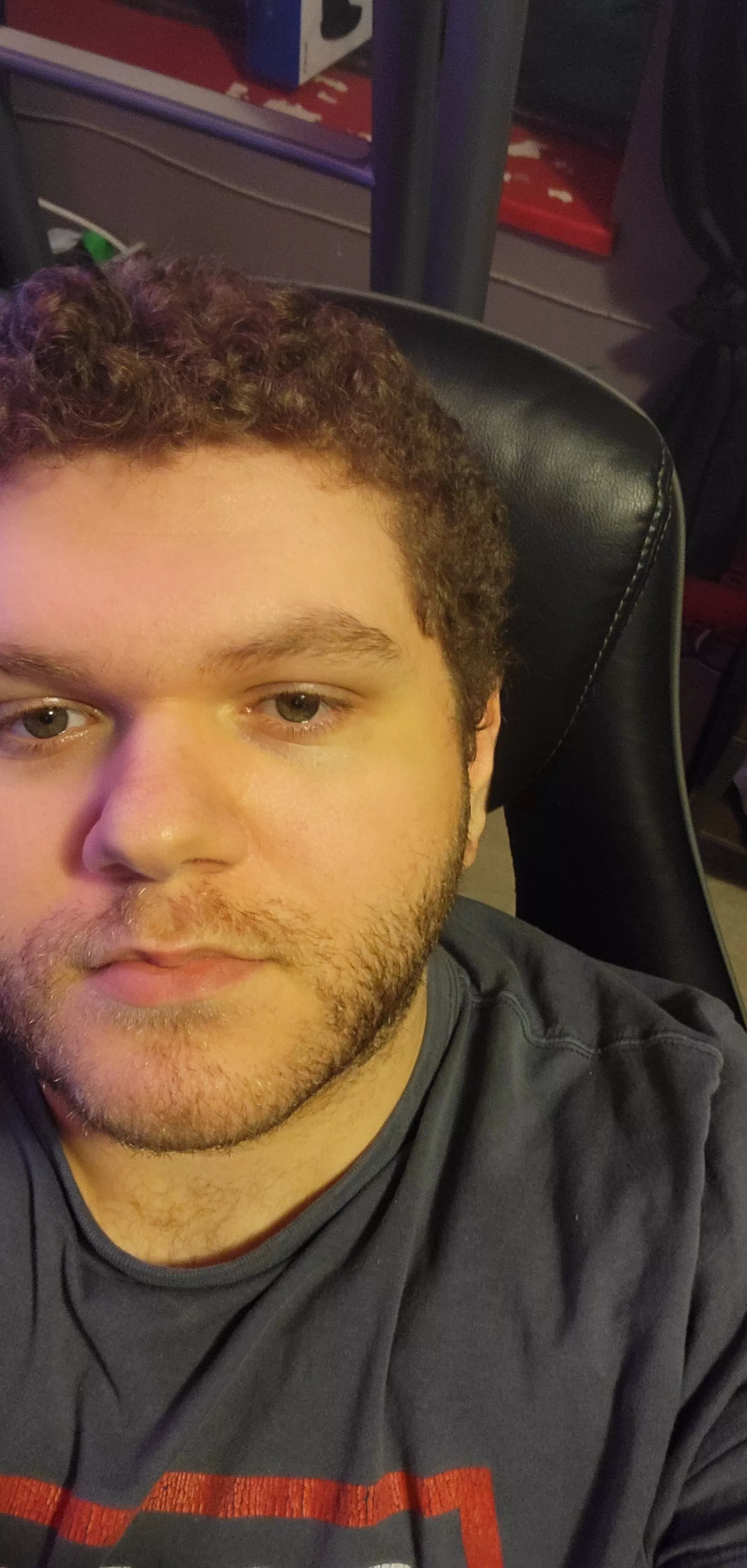 Really bored, anyone wanna game on pc!