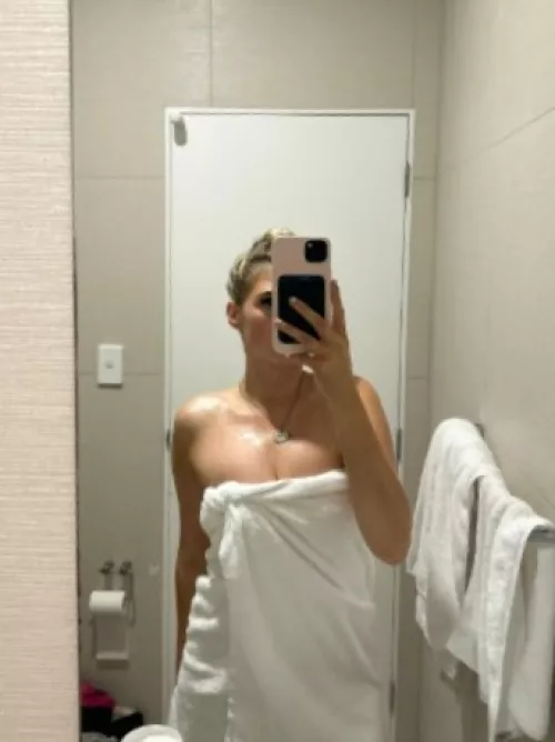 say hey if you’d fuck me!