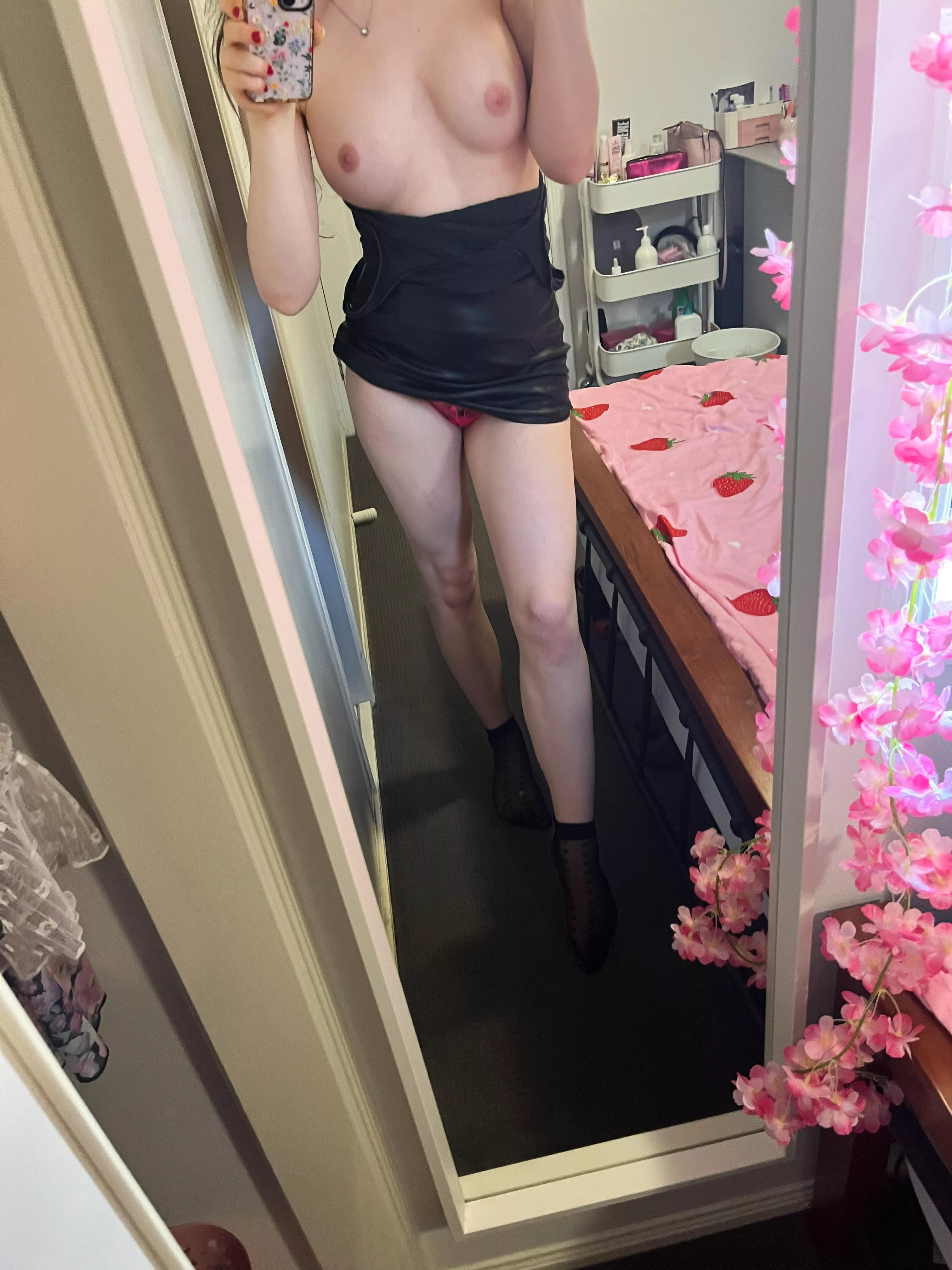 Say hi if you want to play with my girls 🥰