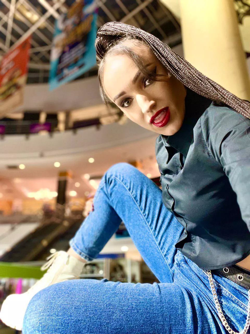 😛 Seeking someone who can handle my sarcasm and sass – the kind that knows when to dish it out and when to back down!