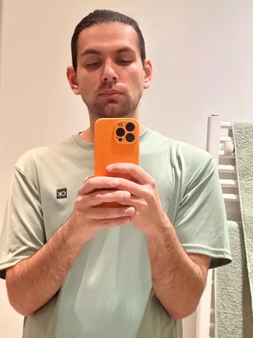 Started trying that “gym” thing everyone talks about… My favourite part has been buying new clothes.