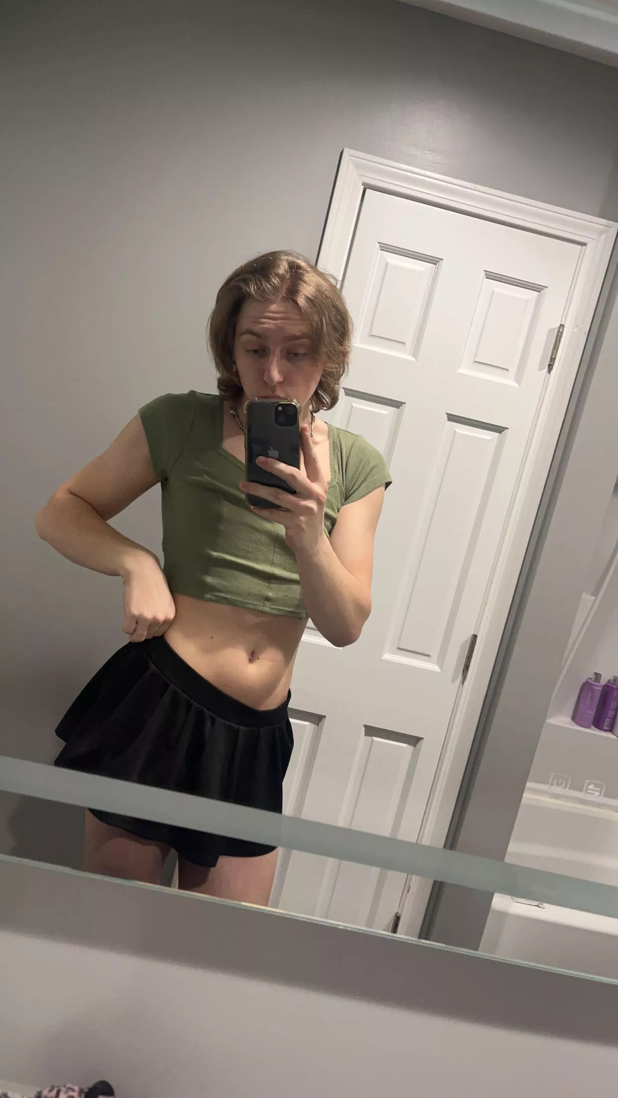 stole my gfs crop top! 🤭