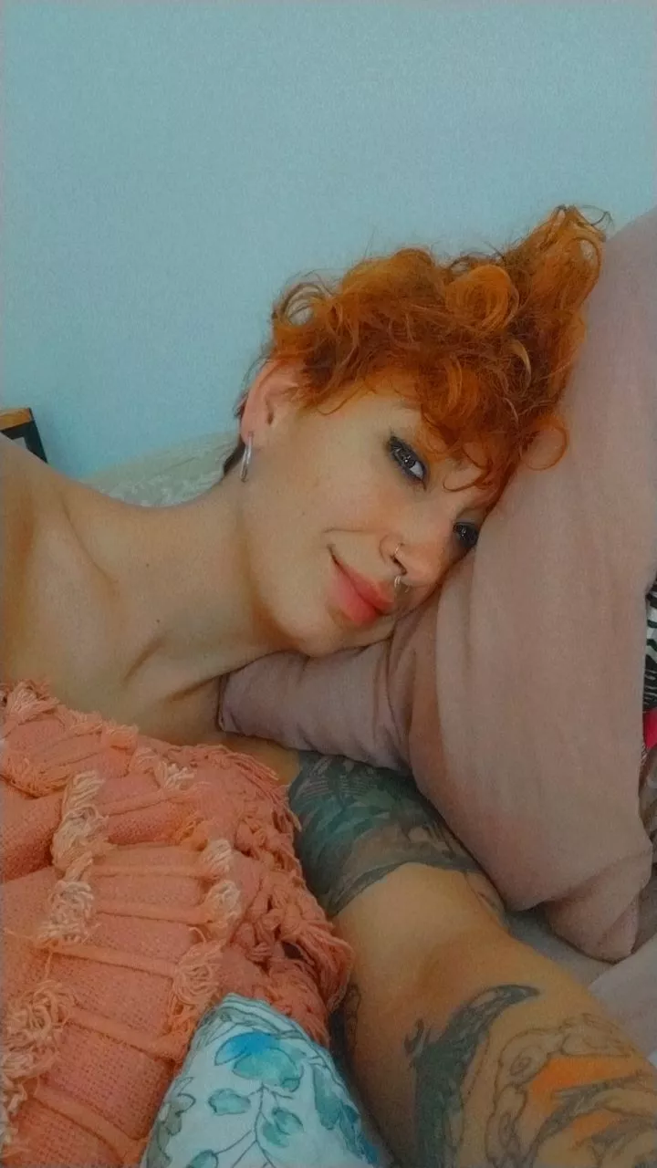 When your hair matches your mood: sleepy and fiery