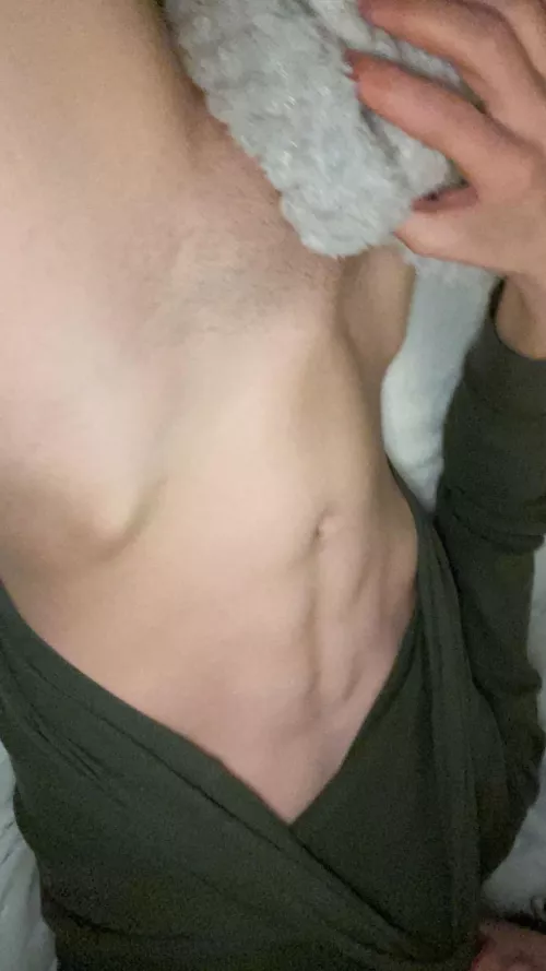 18 hmu to to see under