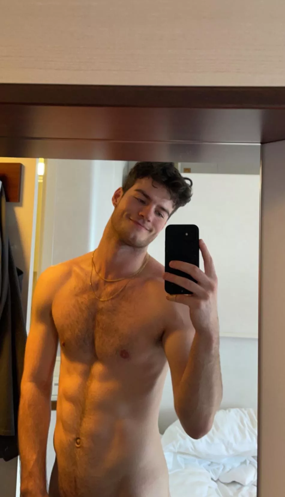 [22] Gym finally starting to pay off for this bro!