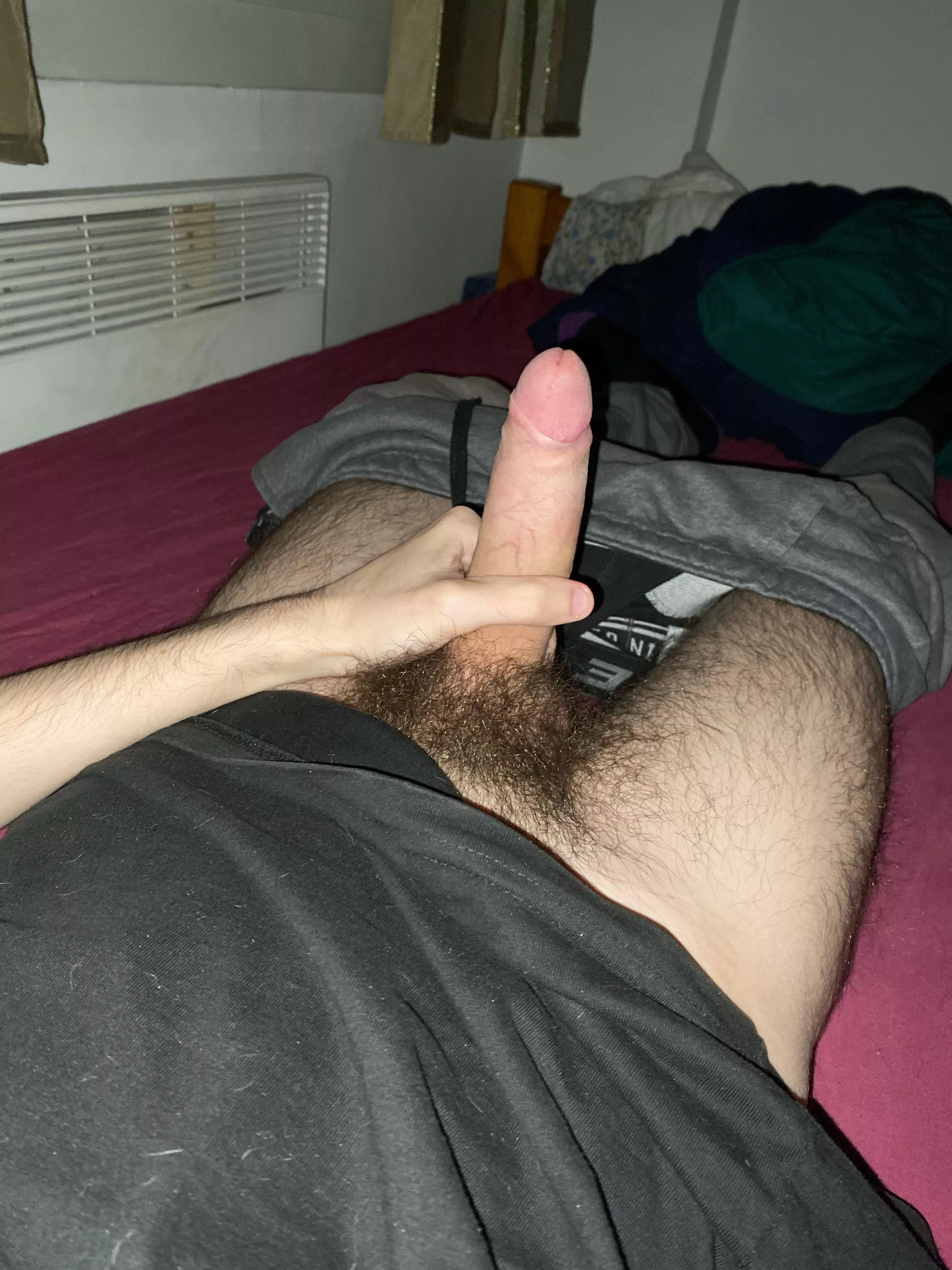 25 sc ahzard need some hairy bros or Latinos/Arabs to make me cum