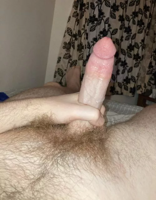 26 looking to trade and chat. Love older and guy’s who show face. Add klw_929