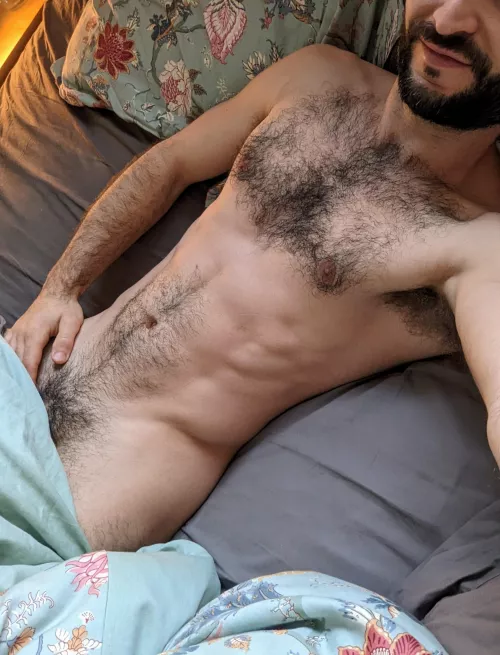 [32] Call in sick and stay in bed with me