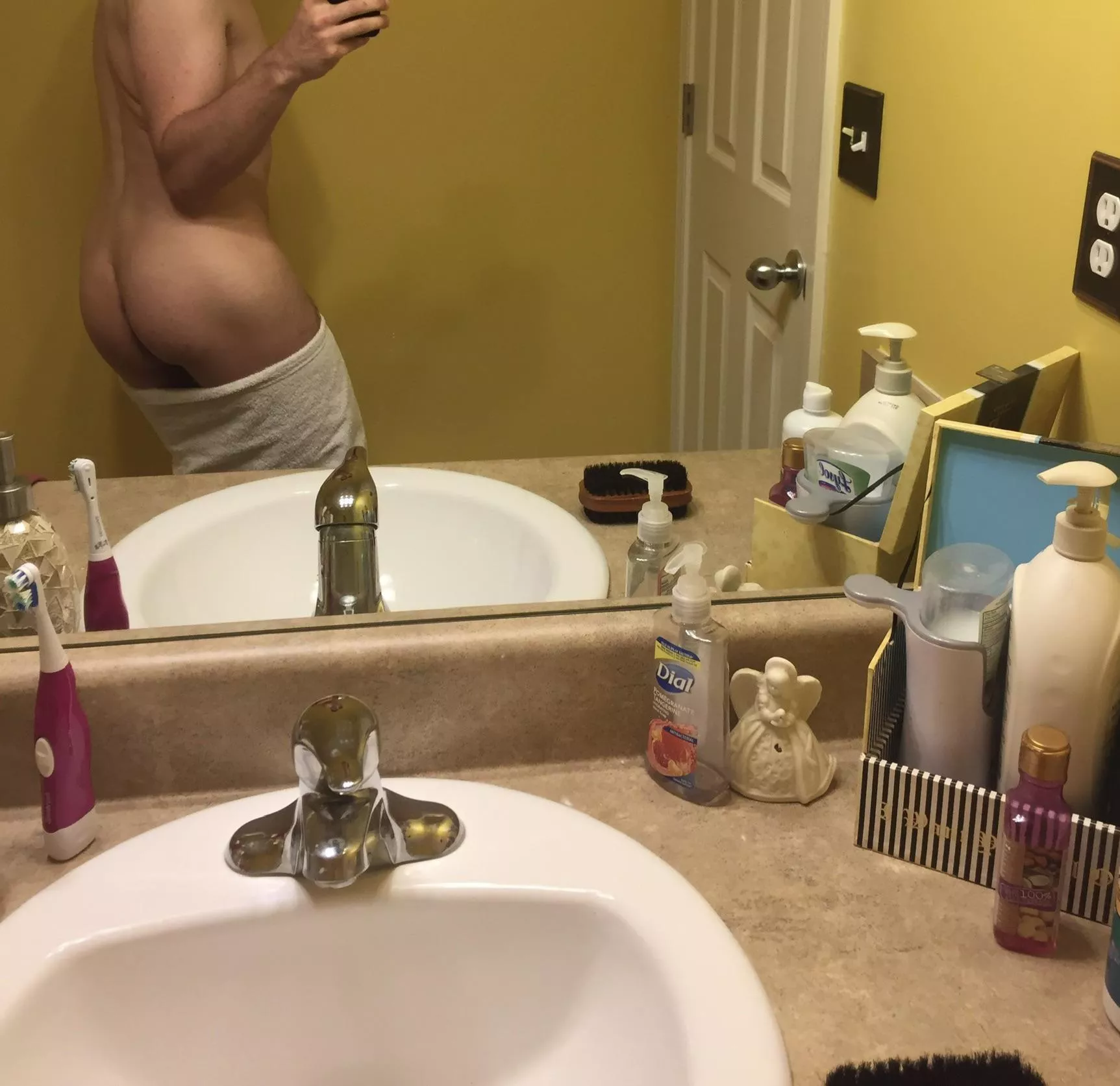 40 upvotes to see me post with full face 😜