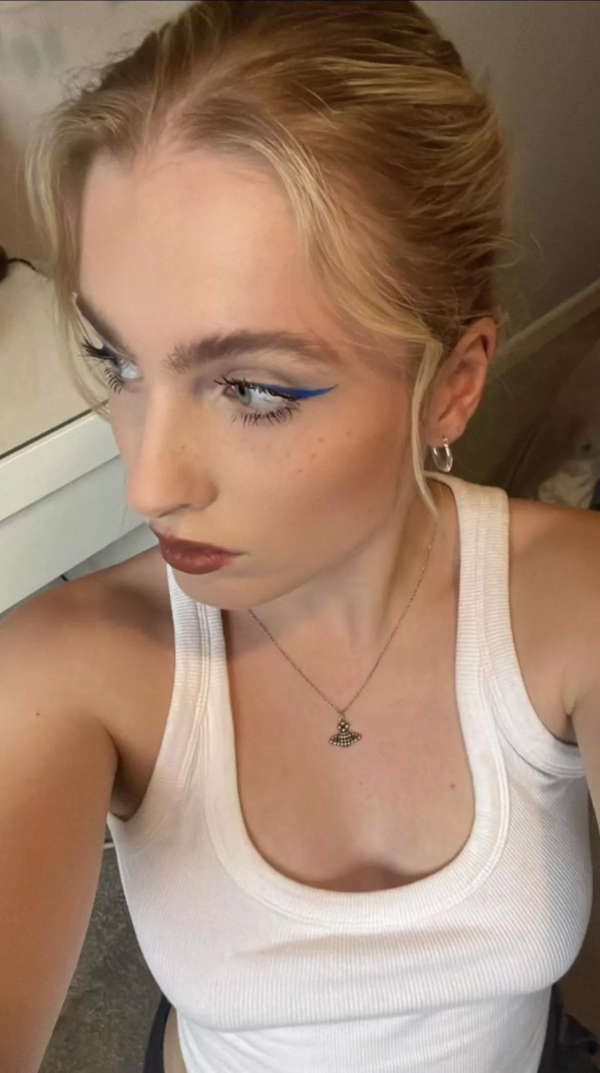 any cute femboys into cis girls ? :)