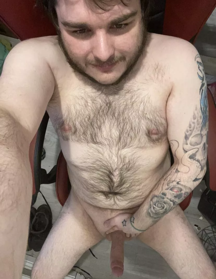 Any ladies wanna take this thicc hairy 29 year olds virginity?