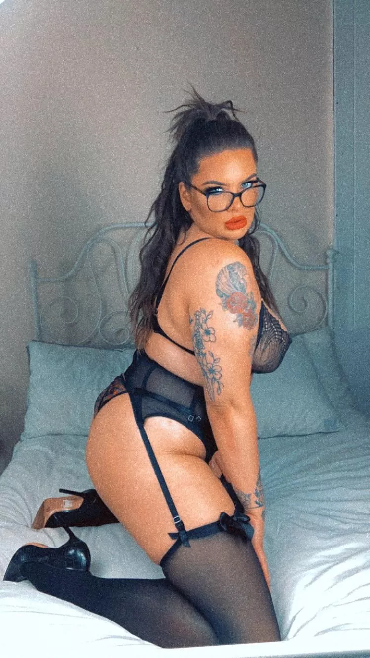 Black heels black lingerie 💋