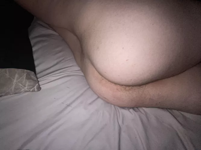 Does anyone want to teach me how to be gay 😈