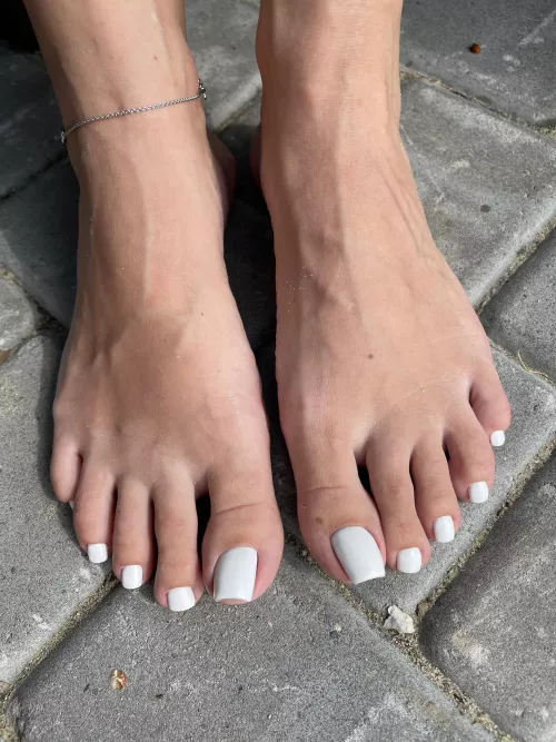 For my opinion white is the most beautiful pedi 😍