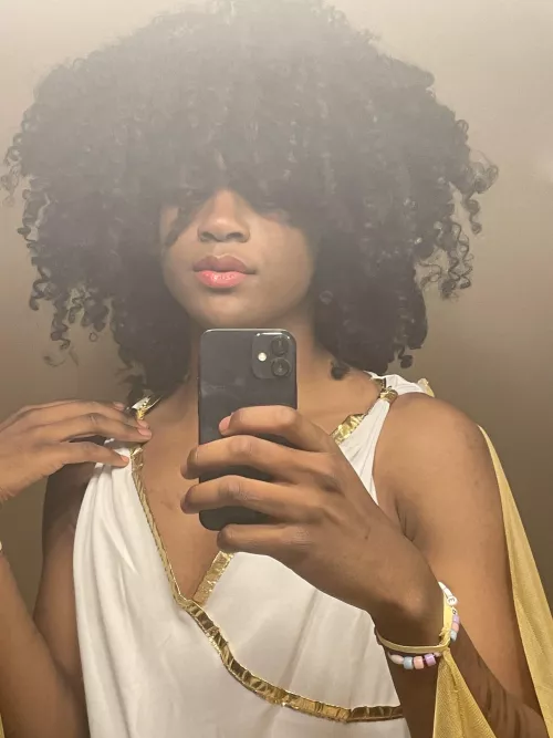 Hi my royal highness !! 😸