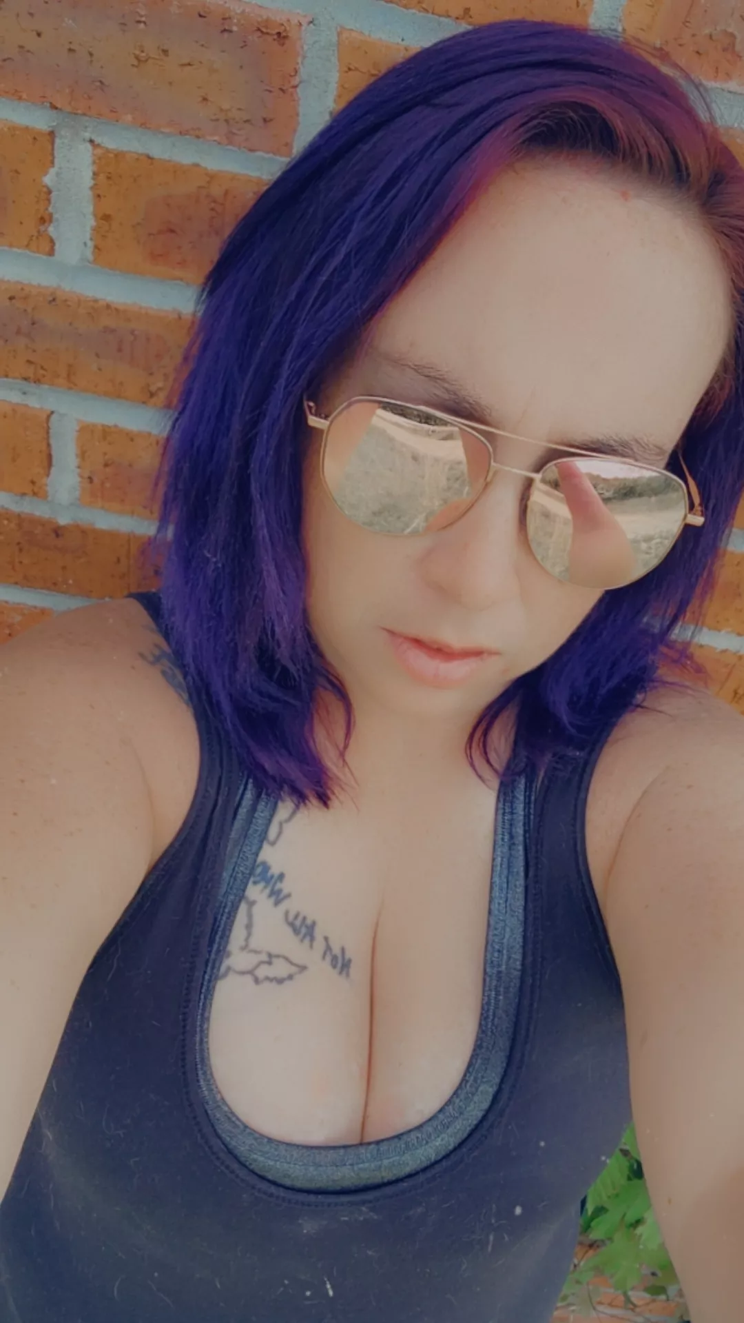 Huge Tits ready for a hand