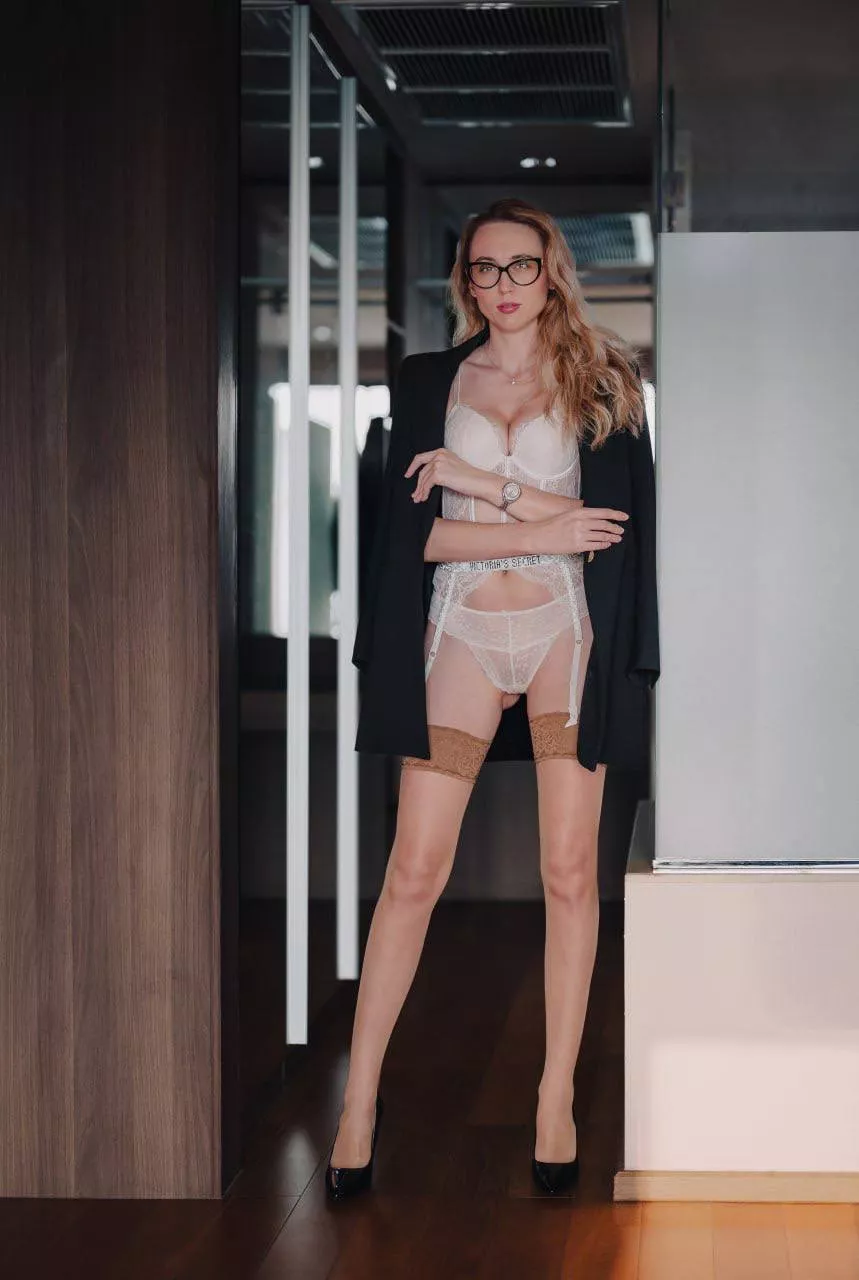 I am in mood for some pegging [domme]