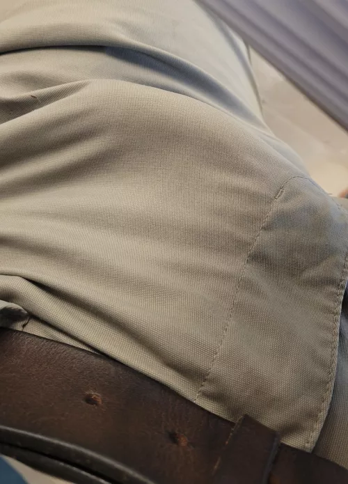 I'm so hard in class and just want a nice cunt to fuck. Dm me