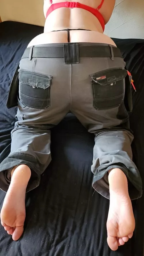 Long day in the life of a trainee electrician. Could I be your apprentice??❤😘😘🍑